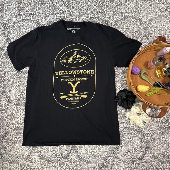 Yellowstone TV Series Paramount Graphic Short Sleeve T-Shirt - Picture 1 of 5